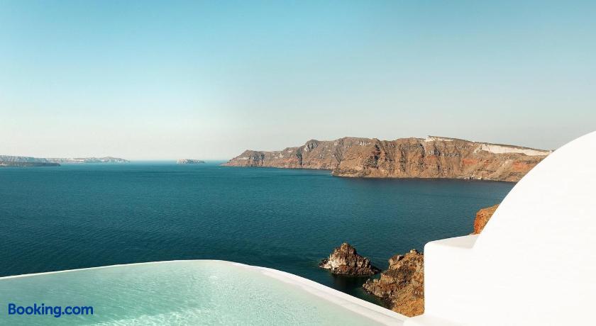 booking-1070793944-262717378-643449 Armenaki Santorini