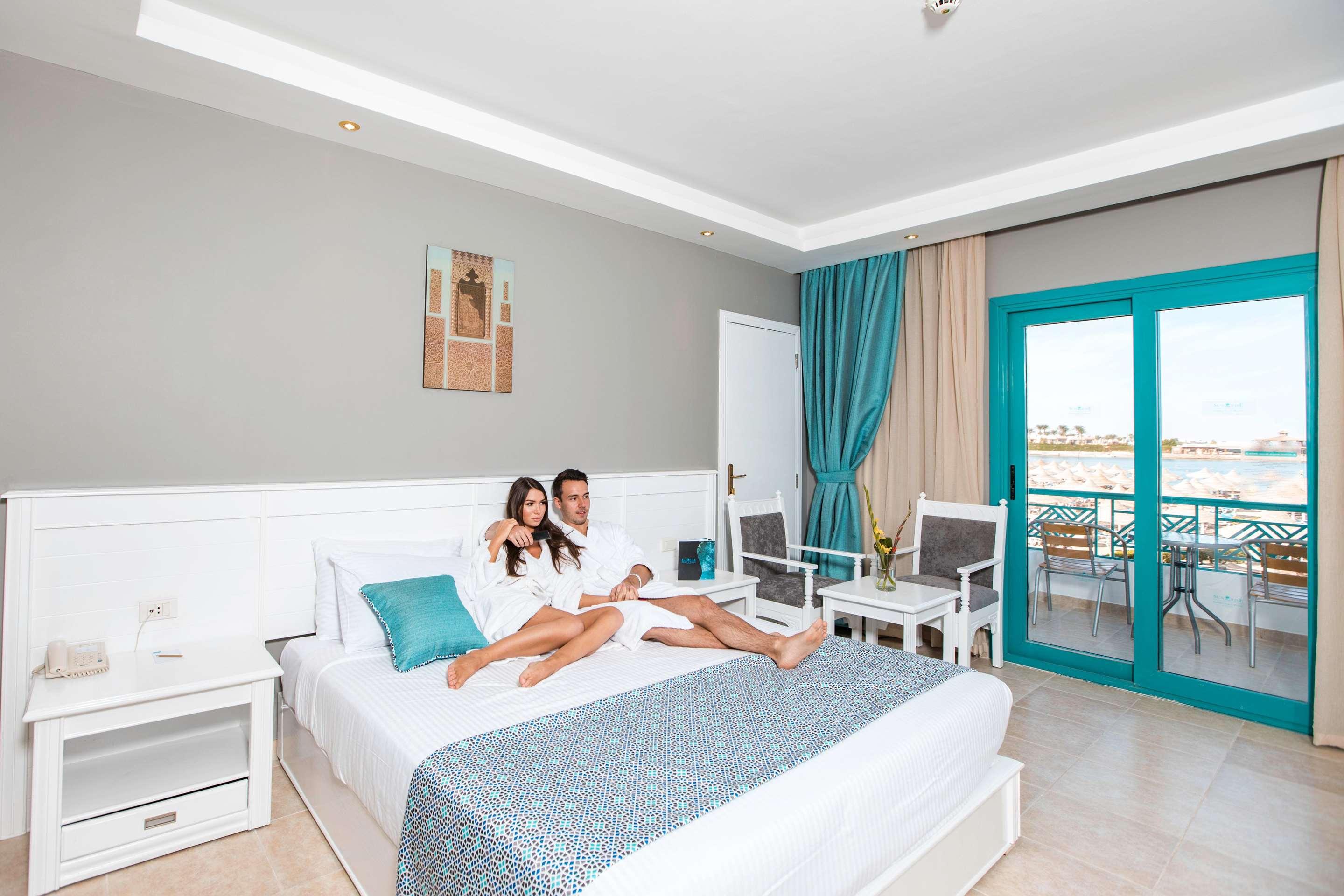 ice-132056-96789343-039414 Sunrise Garden Beach Resort