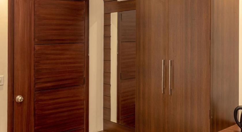 De Manora Homes - Unpretentious hotel with a garden , posh area Ranjit Avenue