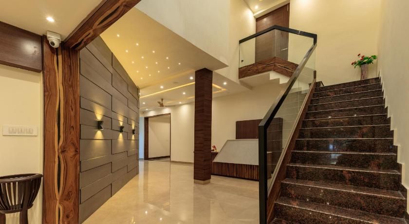 De Manora Homes - Unpretentious hotel with a garden , posh area Ranjit Avenue