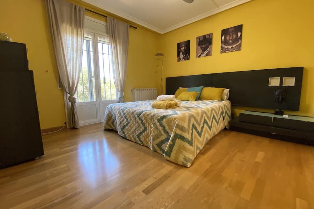 Luxury villa with detail decorated pool Aragon - Saragosse visuel 2/5 Luxury villa with detail decorated pool Aragon - Saragosse visuel 2/5