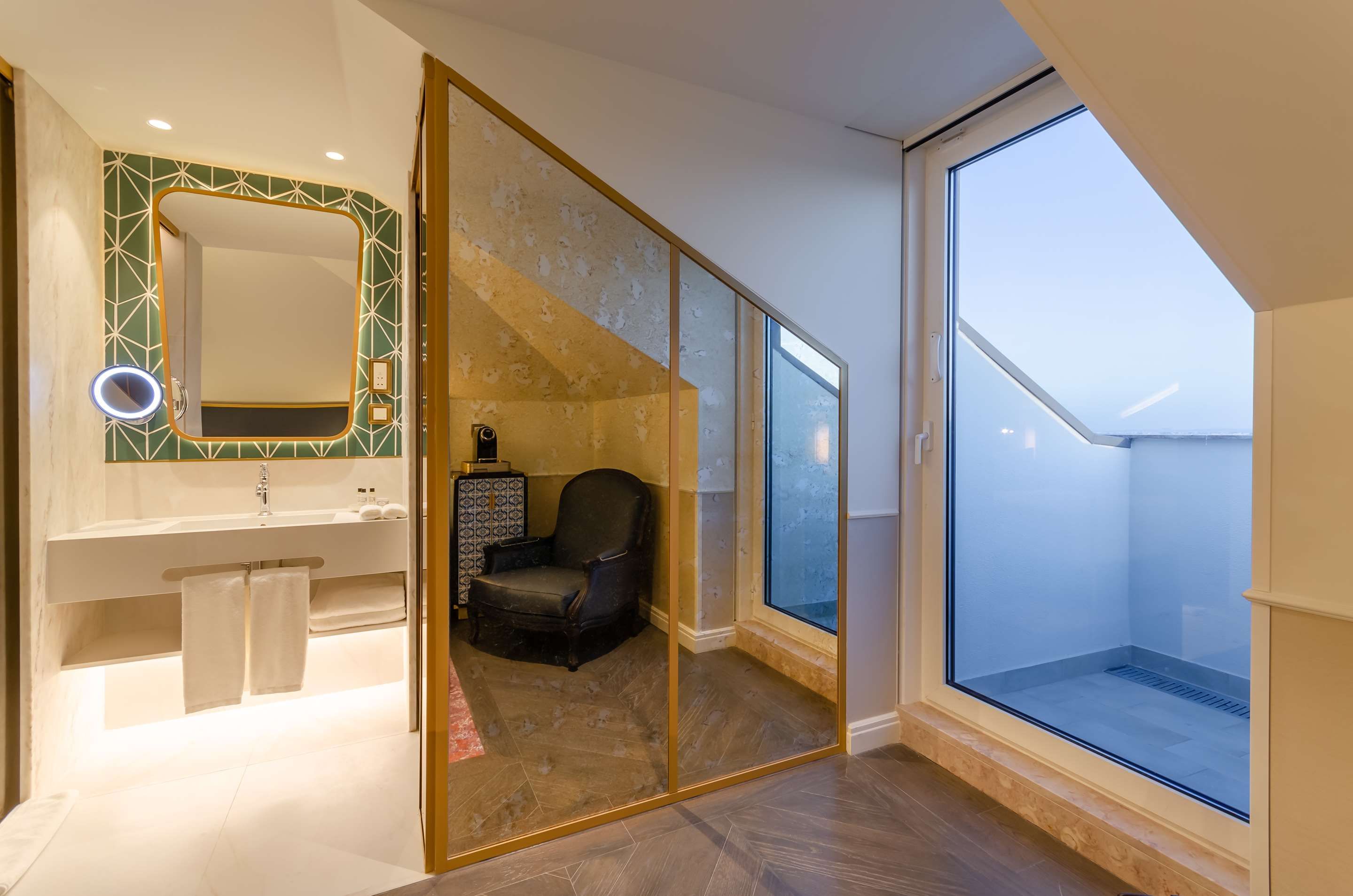 The Emerald House Lisbon, Curio Collection by Hilton