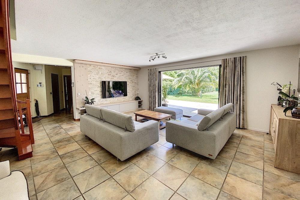 Beautiful Modern Villa With Heated Pool, Landscape Garden And 3 Bedrooms Rhône-Alpes - Saint-Paul-de-Varax visuel 5/5