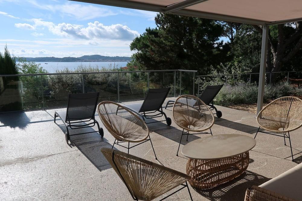 Beautiful private villa for 10 guests with WIFI, A/C, private pool, TV, terrace and parking Provence-Alpes-Côte d'Azur - Sainte-Maxime visuel 1/5