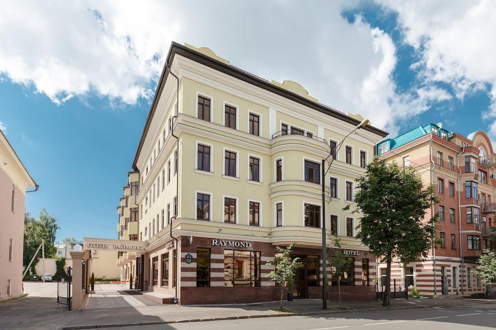 sembo-2857953-095292-643169 Raymond Hotel