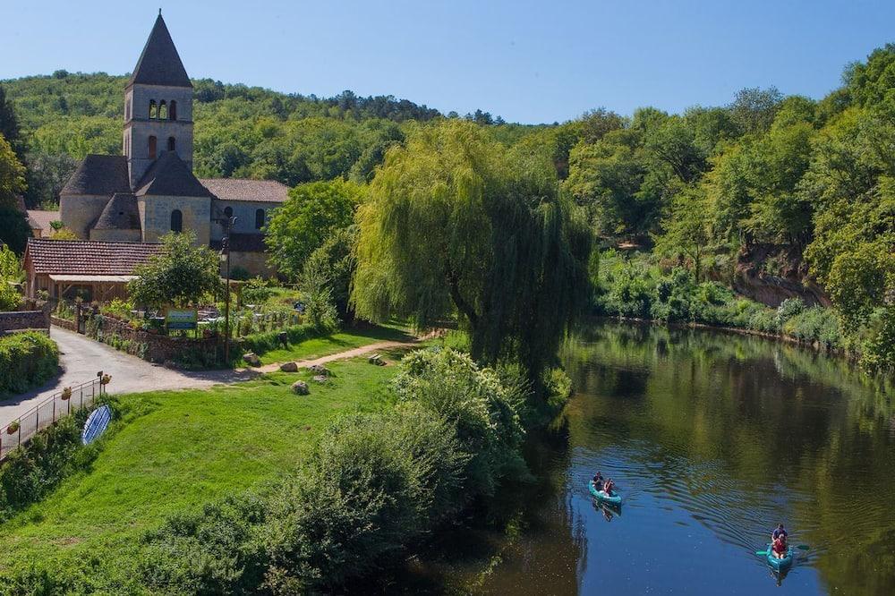 Castelwood: comfortable ecological chalets with swimming pool in the Dordogne. Aquitaine - Biron visuel 2/5 Castelwood: comfortable ecological chalets with swimming pool in the Dordogne. Aquitaine - Biron visuel 2/5