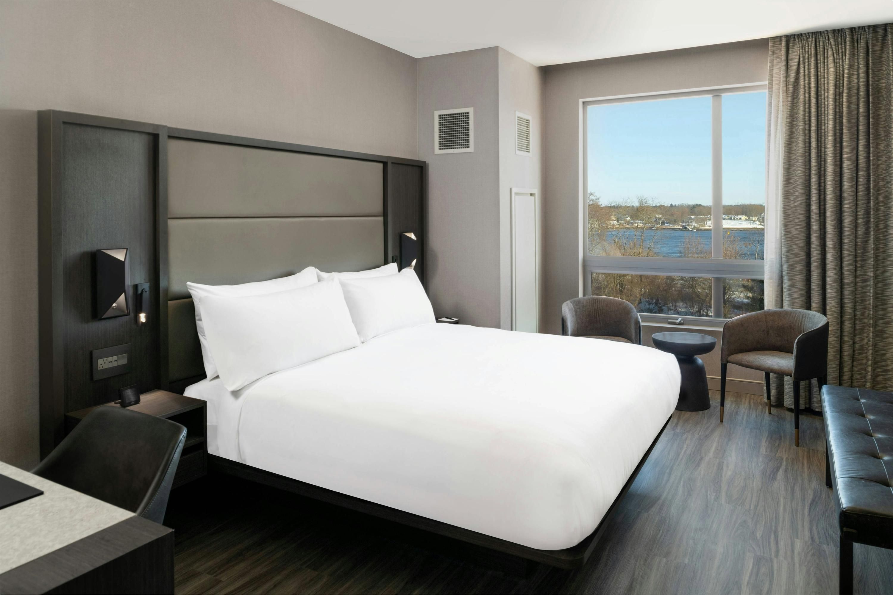 AC Hotel by Marriott Portsmouth Downtown/Waterfront
