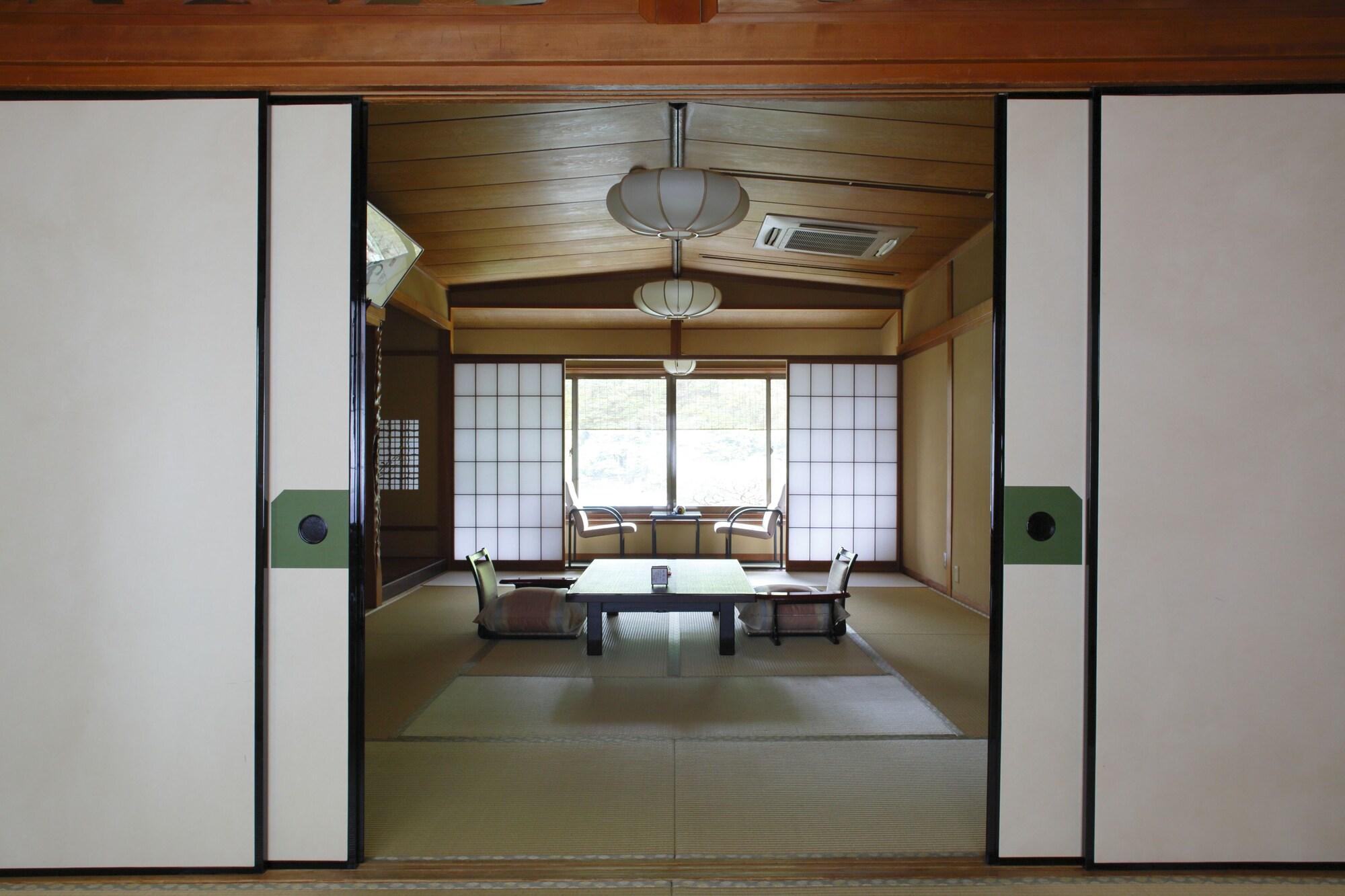 expedia_group-519290-aee6ae-364955 Arashiyama Benkei