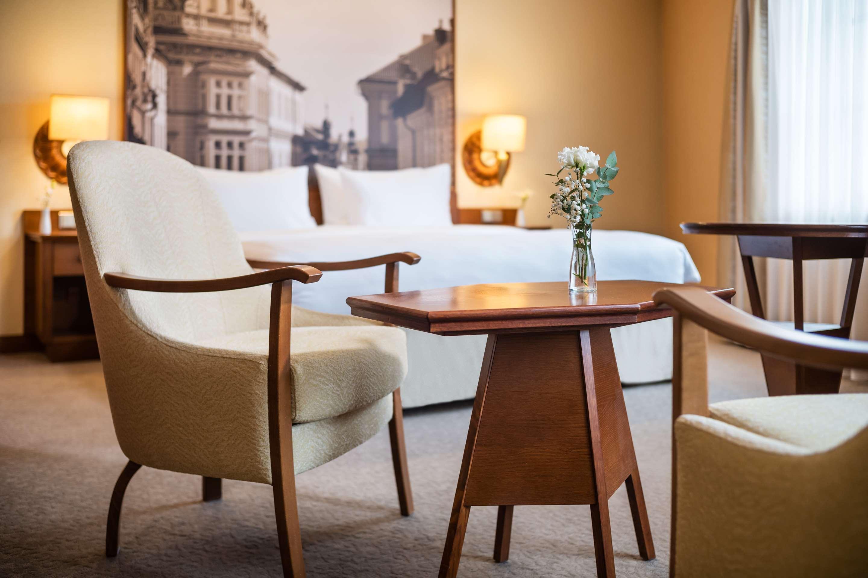 ice-679788-106296416-088211 Lindner Hotel Prague Castle