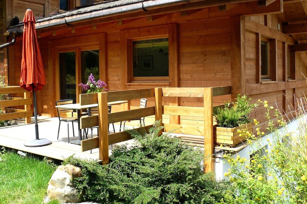 new semi-detached chalet, quiet and comfortable. With 2 bedrooms and 2 bathrooms. Rhône-Alpes - Chamonix-Mont-Blanc visuel 4/5 new semi-detached chalet, quiet and comfortable. With 2 bedrooms and 2 bathrooms. Rhône-Alpes - Chamonix-Mont-Blanc visuel 4/5