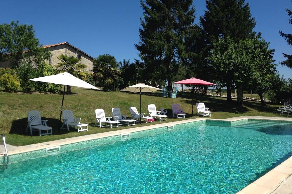 Lovely 3 cottage for 6 with large shared pool and fantastic views Poitou-Charentes - Brossac visuel 1/5 Lovely 3 cottage for 6 with large shared pool and fantastic views Poitou-Charentes - Brossac visuel 1/5