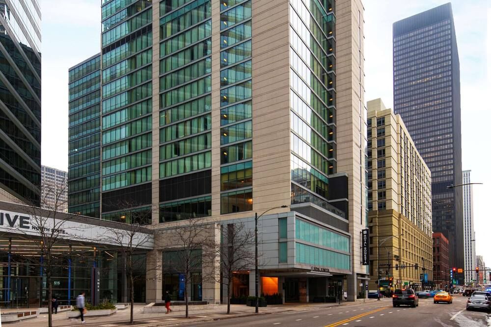 The Royal Sonesta Chicago River North