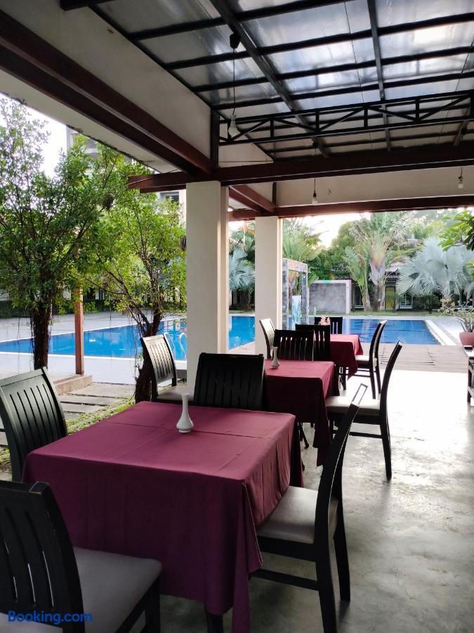 booking-2256125-502048179-050701 Twin Palms Resort