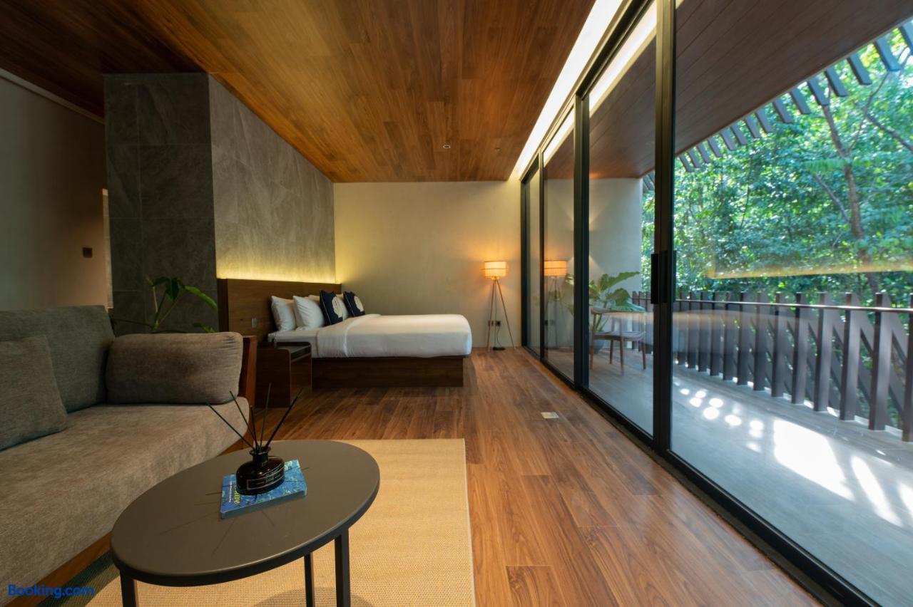 booking-1071323977-563627331-926846 Piece Lio from Japan Managed by H Hospitality Group