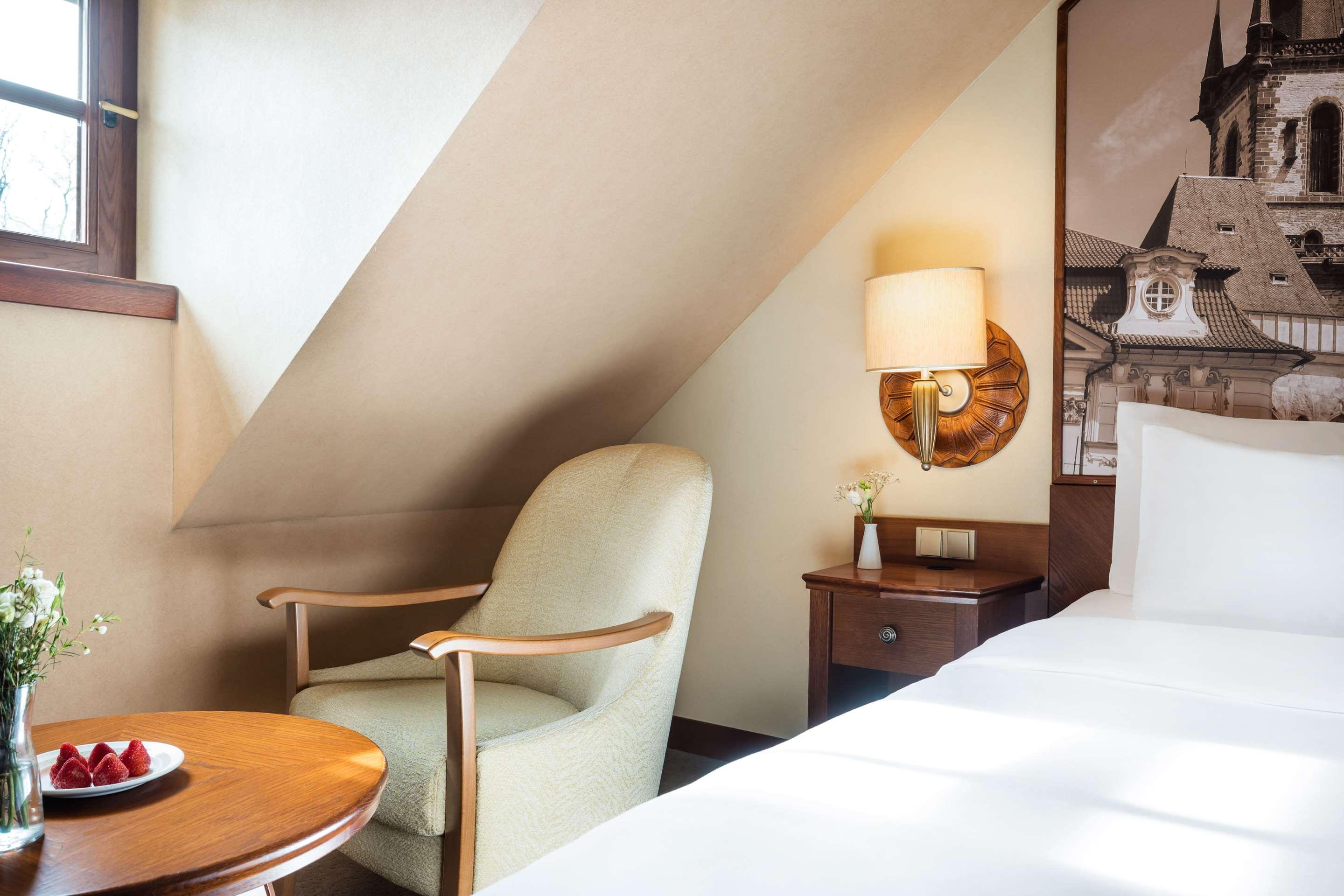ice-679788-106296425-149825 Lindner Hotel Prague Castle
