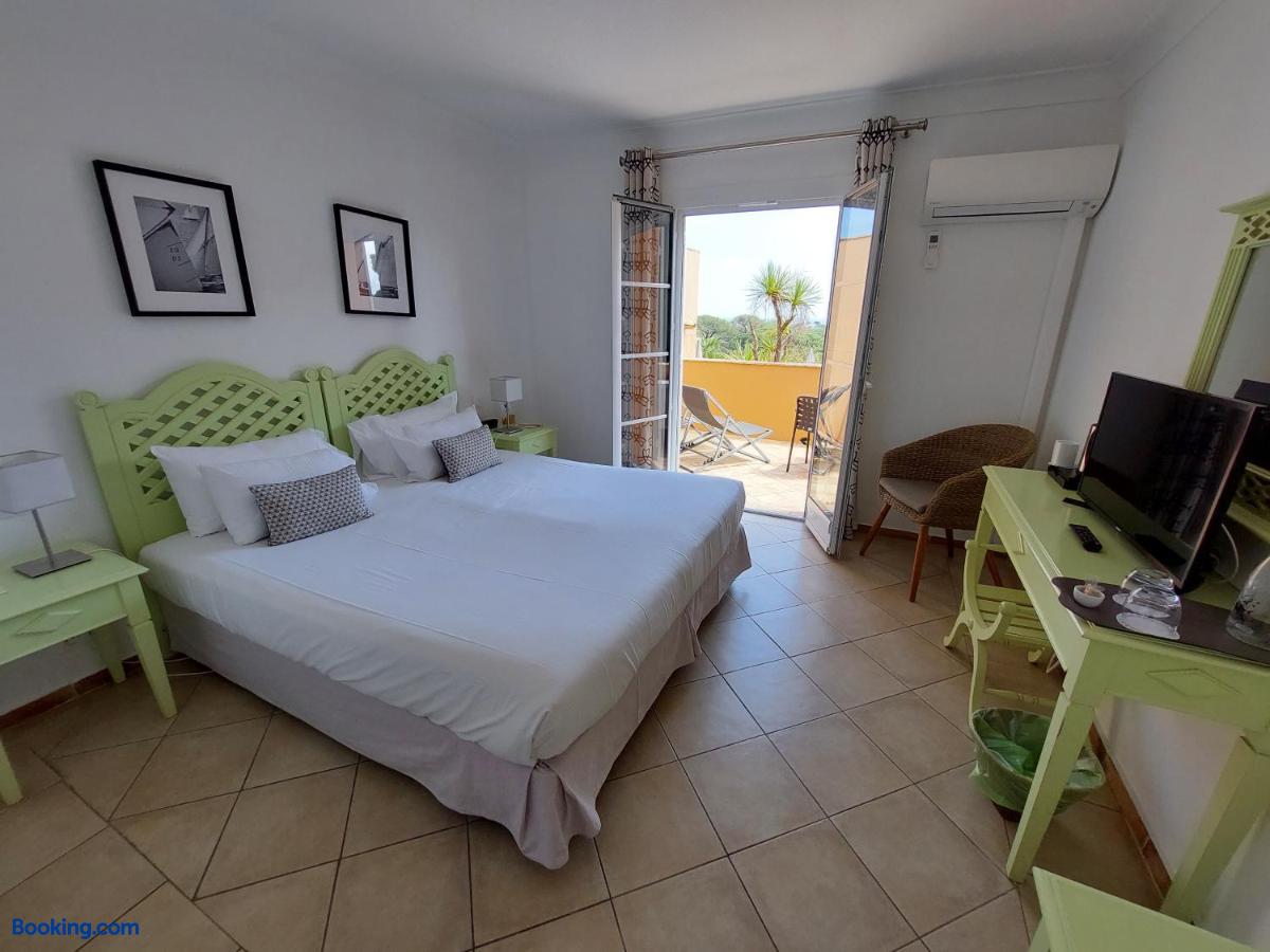 booking-2146285-357060190-929058 Hotel les Bouis