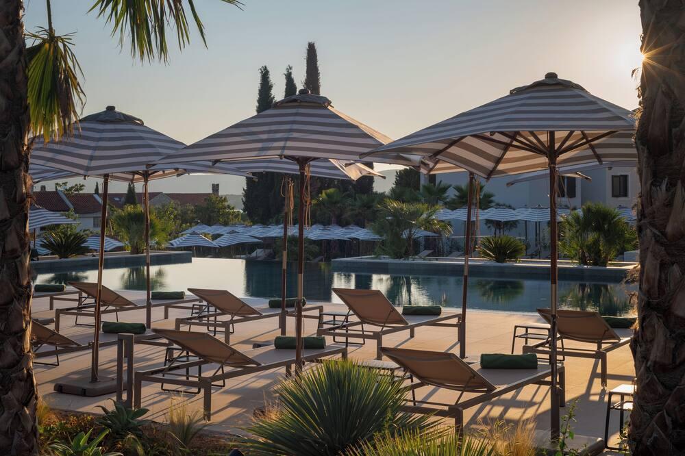 expedia_group-1072230592-5596052-784825 Molum Hotel & Residences