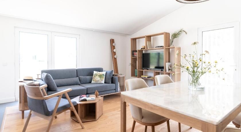 Craveiral Farmhouse by Belong Staying & Feeling