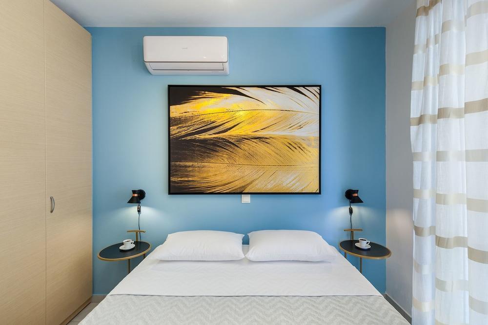 sembo-3788326-55fdeb-156647 Syra Bay