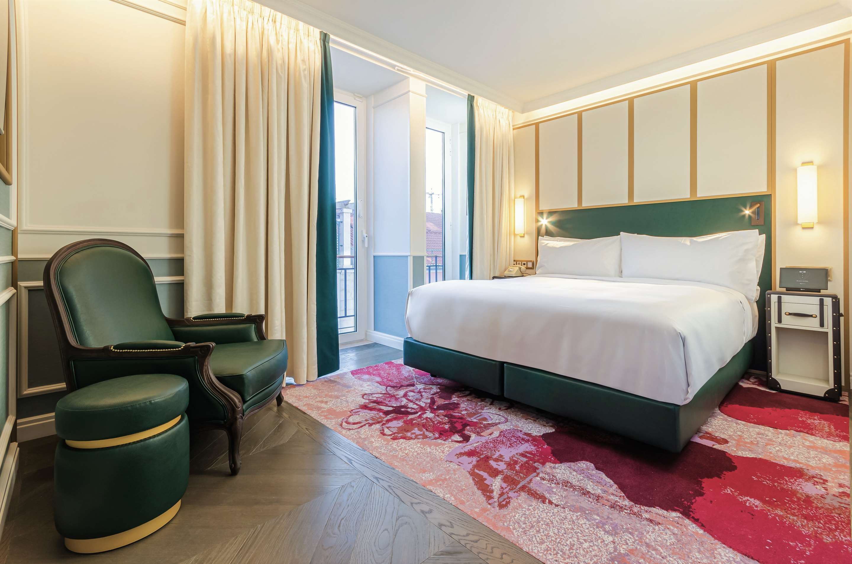 The Emerald House Lisbon, Curio Collection by Hilton