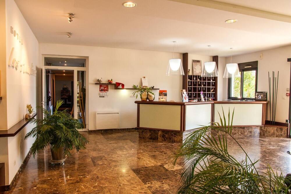 Hotel Les Amandiers Rhône-Alpes - Tournon sur Rhône visuel 2/5 Hotel Les Amandiers Rhône-Alpes - Tournon sur Rhône visuel 2/5