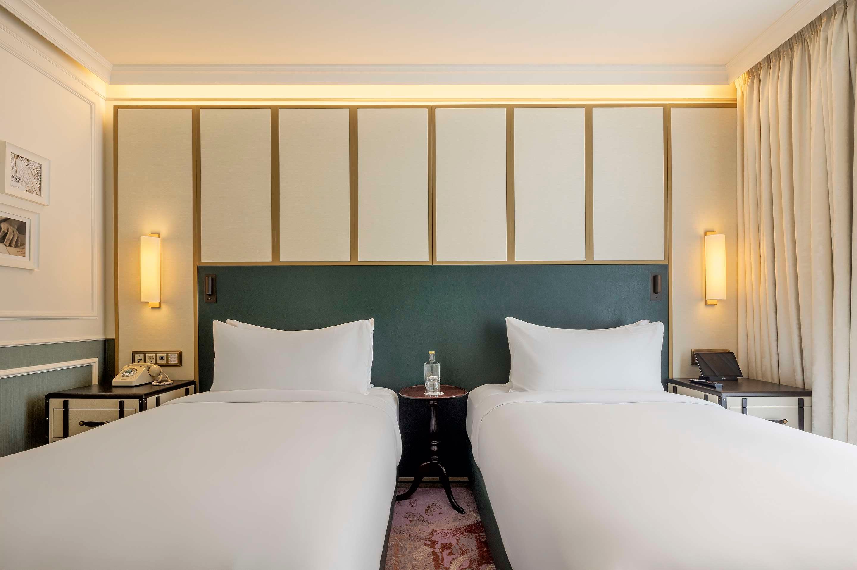 The Emerald House Lisbon, Curio Collection by Hilton