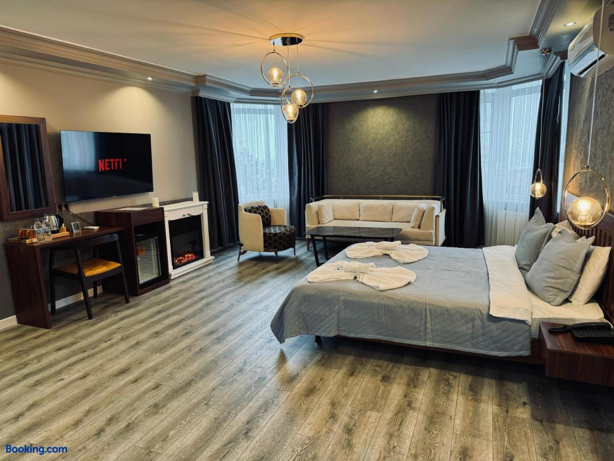 booking-1071604422-551992101-098232 Treekos Suite Hotel Istanbul Airport