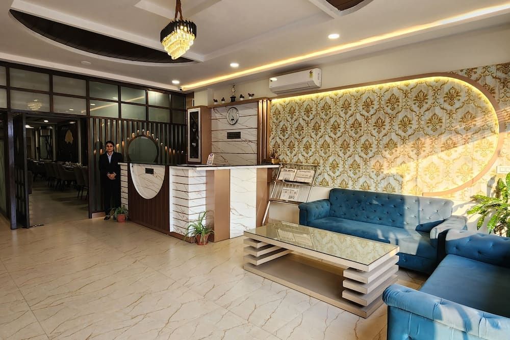 Pineberry Hotels - Near Golden Temple