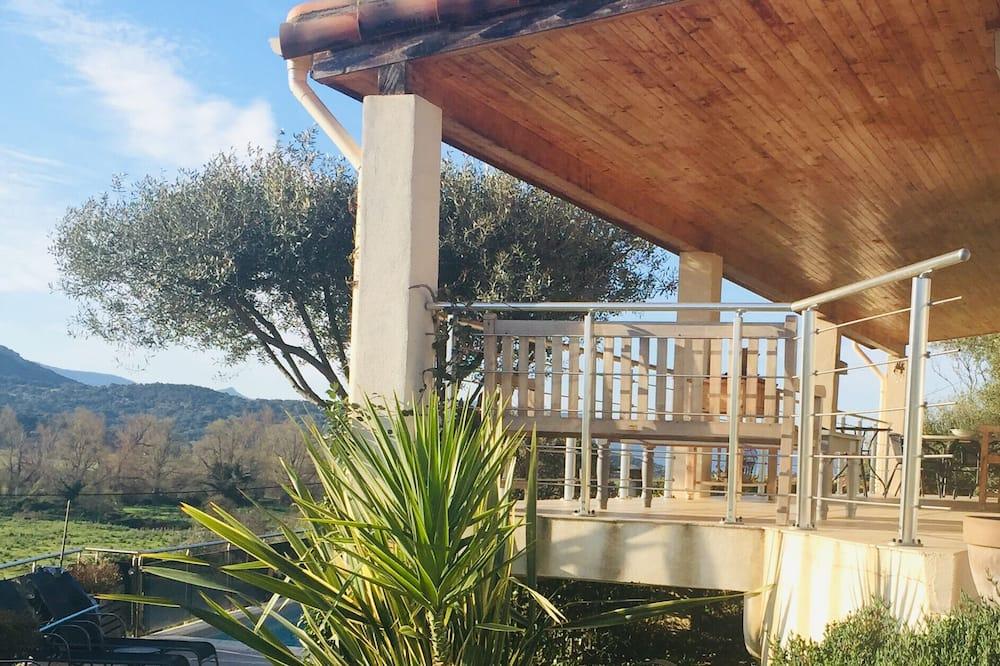 South Corsica, air-conditioned villa, heated pool, panoramic view 3bed,6 pers. Corsica - Serra-di-Ferro visuel 1/5 South Corsica, air-conditioned villa, heated pool, panoramic view 3bed,6 pers. Corsica - Serra-di-Ferro visuel 1/5