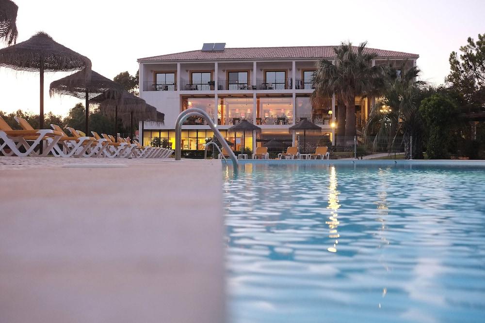 sembo-289390-4828d6-488542 Luzmar Villas