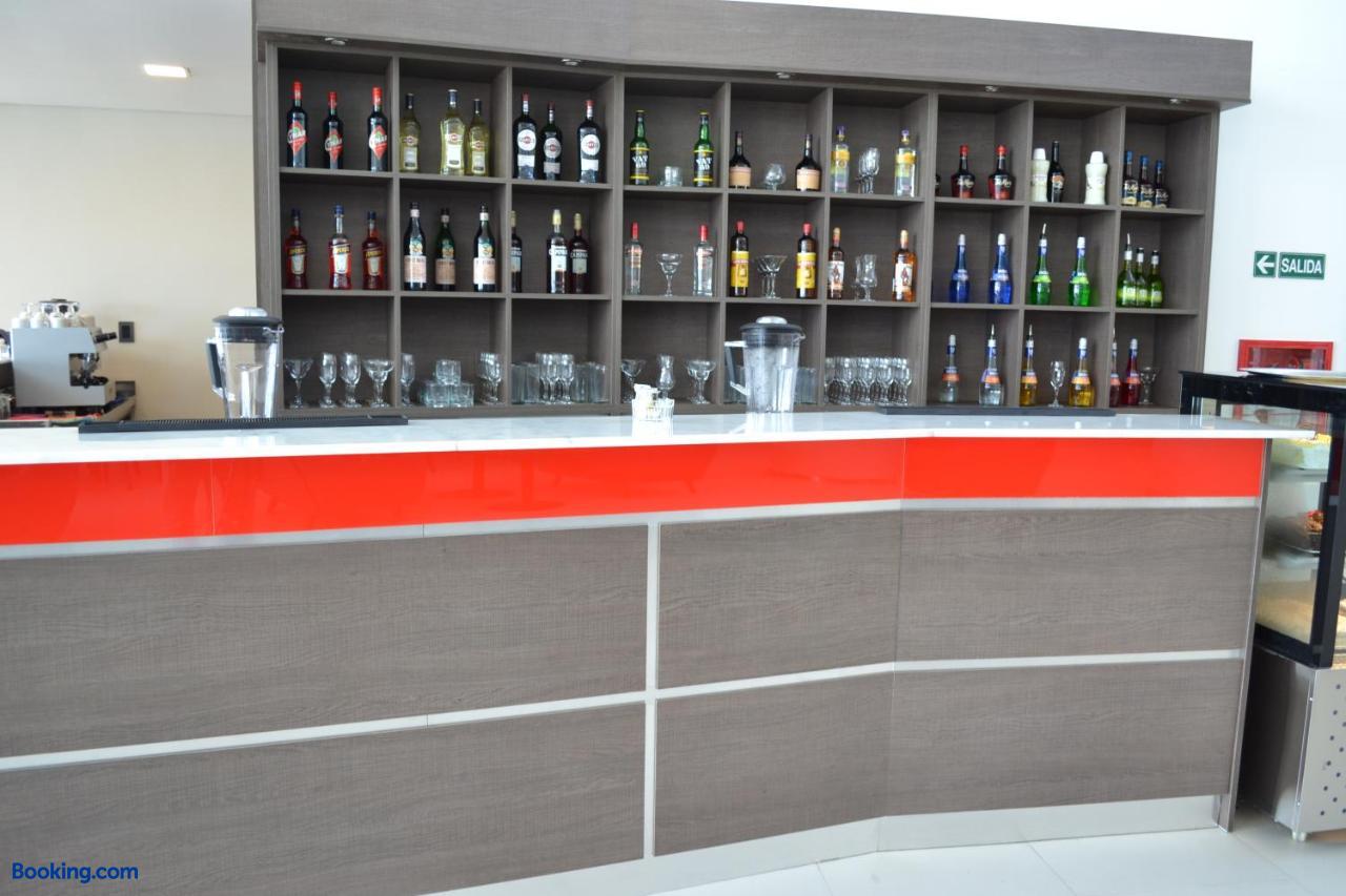 booking-4683235-176370357-490503 Hotel Oscar Lescano