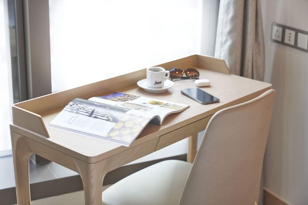 expediav2-1070229062-e5be8b-891603 Y Hotel Hong Kong
