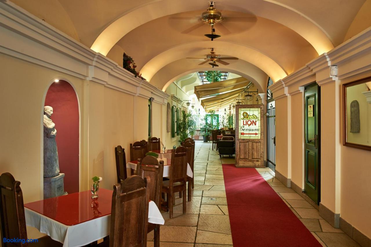 booking-2954198-117584769-161138 Lion Prémium Hotel