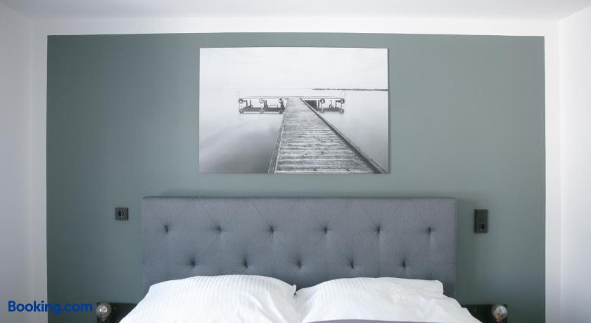 booking-1070737282-512390418-339335 Kracher Hotel Doppelzimmer - inklusive Pool