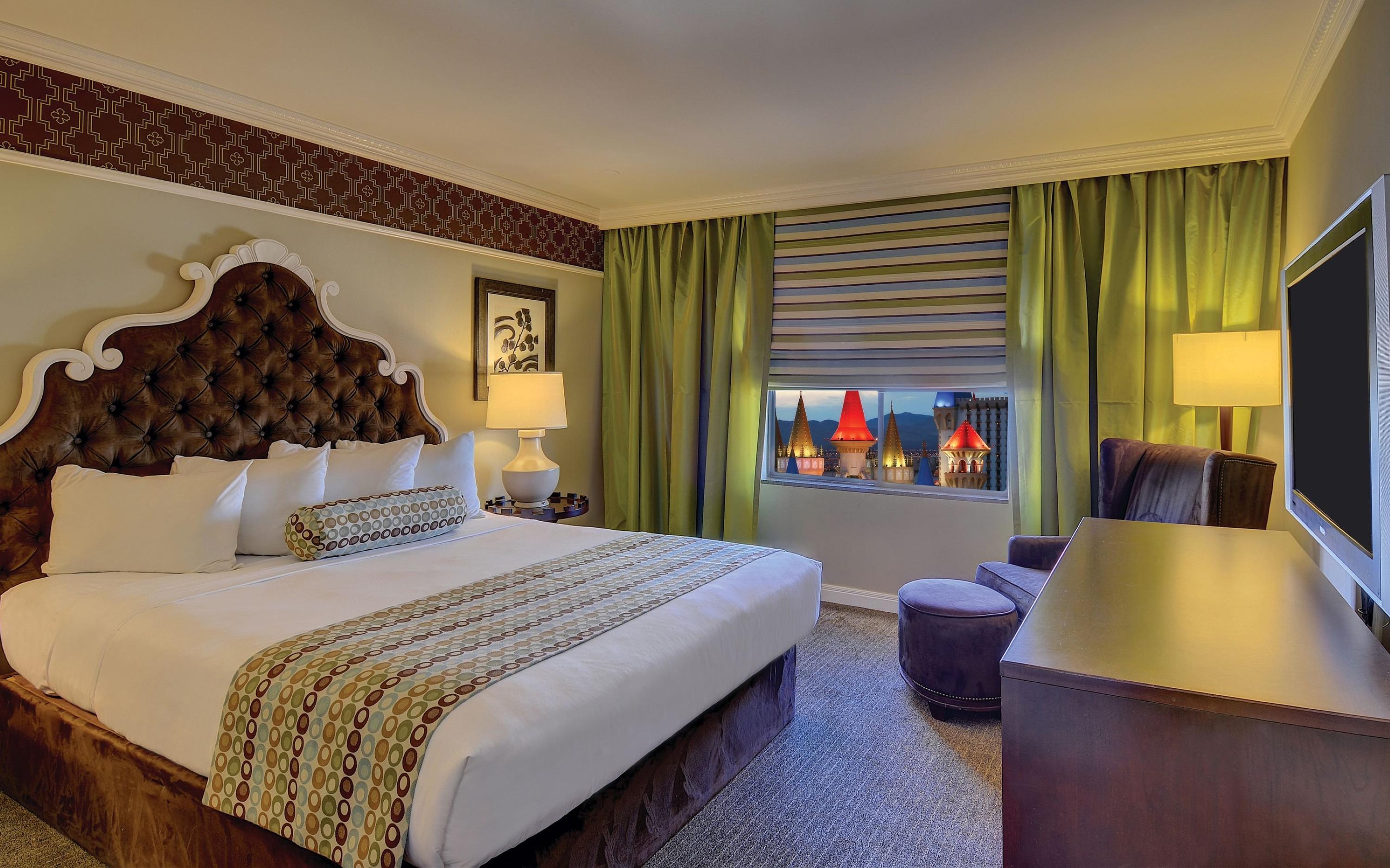 Las Vegas Paris Hotel room tour 🥐 #roomtour #hotelroom #lasvegas #bla, Luxury Room Tour