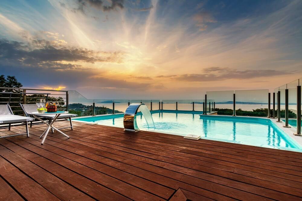 Luxury villa with exclusive use of the pool near Sorrento Campanië - Glimlach visuel 1/5 Luxury villa with exclusive use of the pool near Sorrento Campanië - Glimlach visuel 1/5