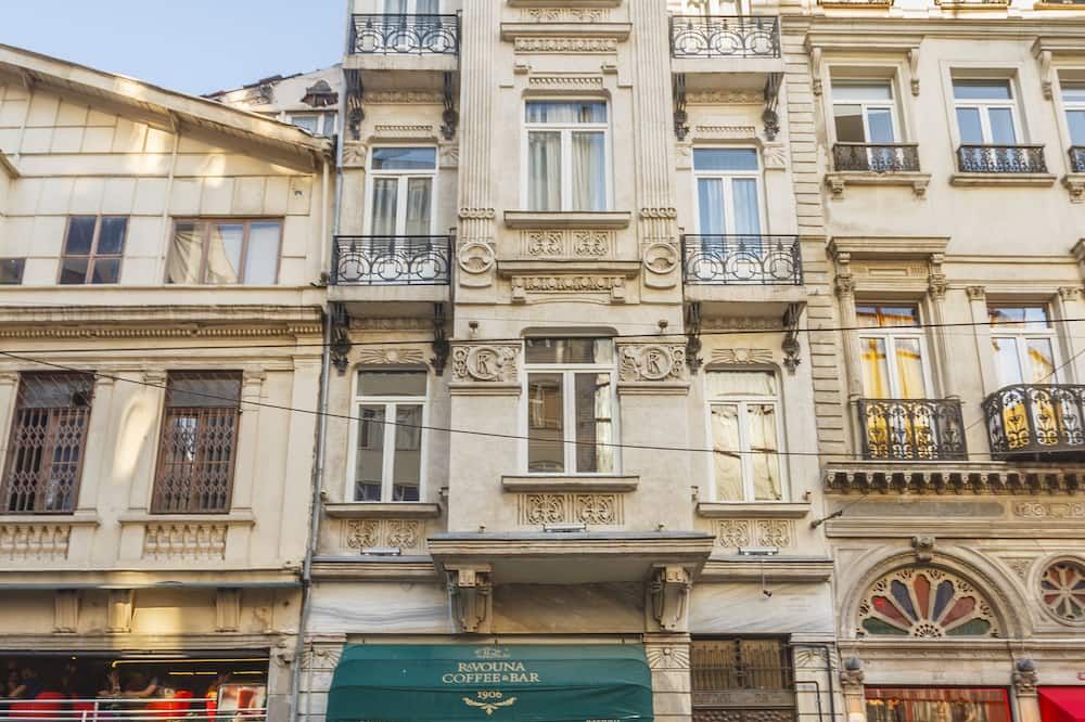 Ravouna 1906 Bosphorus Istanbul