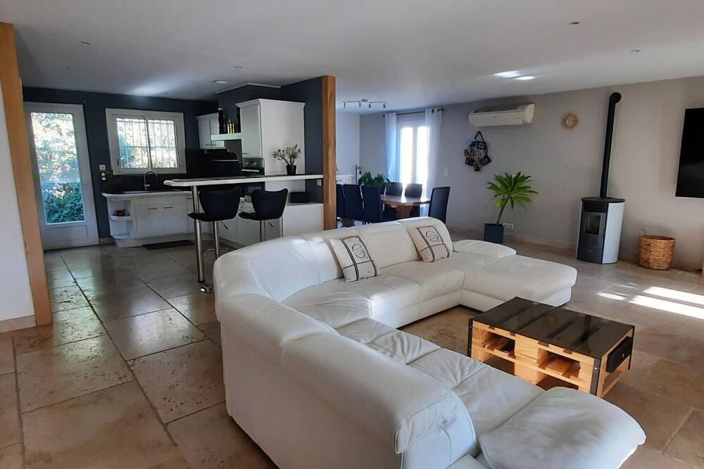 Villa l'ESTEL en campagne avec piscine aux portes de la Camargue et des Alpilles Provence-Alpes-Côte d'Azur - Tarascon visuel 5/5 Villa l'ESTEL en campagne avec piscine aux portes de la Camargue et des Alpilles Provence-Alpes-Côte d'Azur - Tarascon visuel 5/5