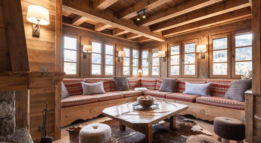 Chalet pour 8 avec cheminée, proche des pistes, WiFi, garage, non fumeur FR-1-304-110 - Rhône-Alpes - La Clusaz visuel 5/5 Chalet pour 8 avec cheminée, proche des pistes, WiFi, garage, non fumeur FR-1-304-110 - Rhône-Alpes - La Clusaz visuel 5/5