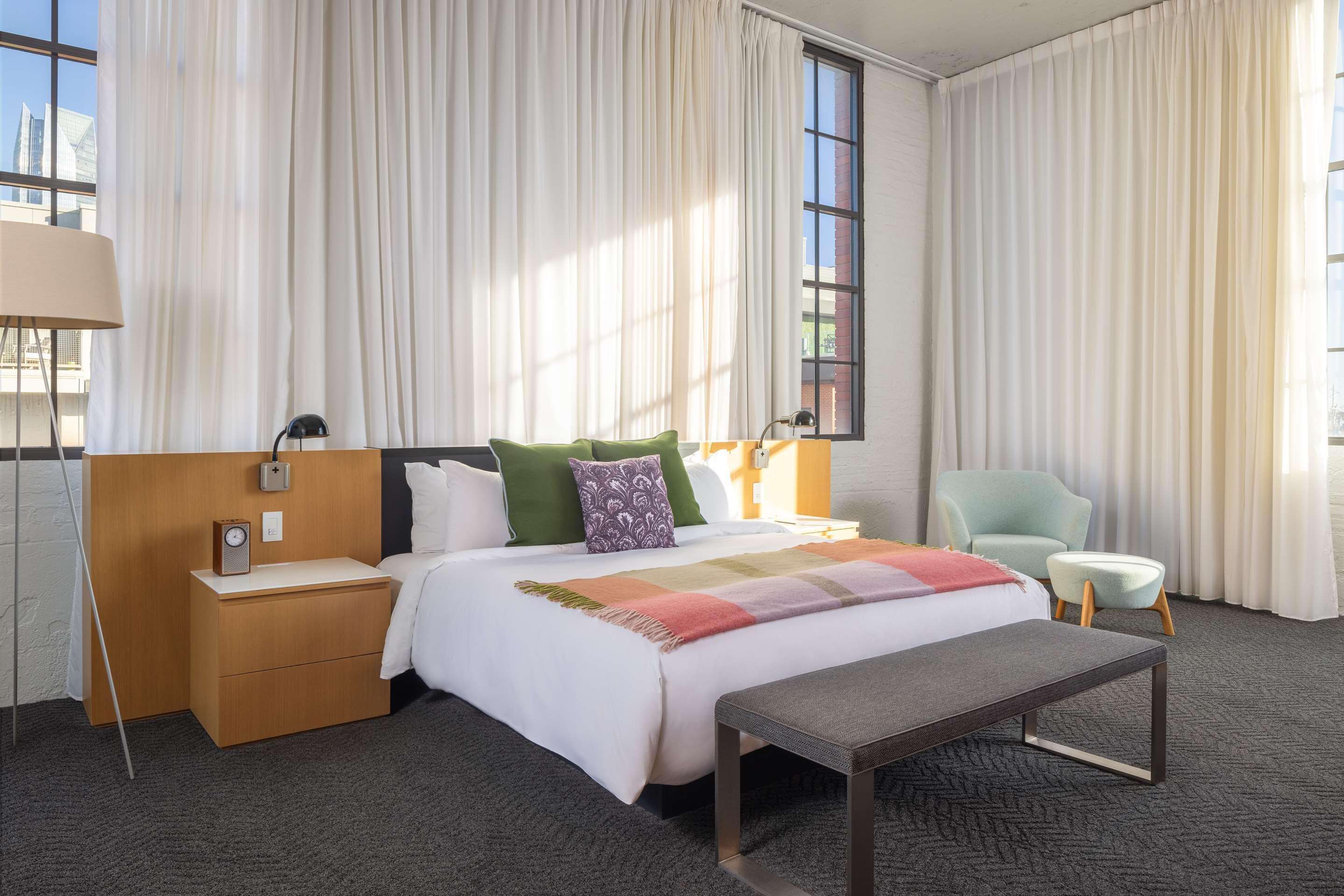 ice-10139797-120186607-884786 Fordson Hotel