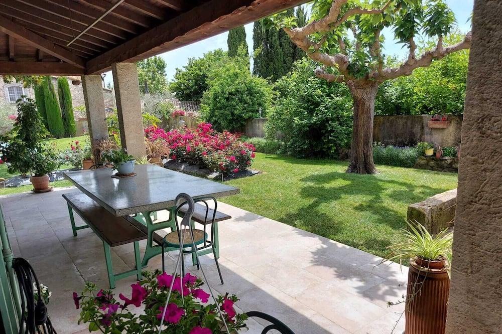 House / Villa Tarascon - Provence-Alpes-Côte d'Azur - Saint-Étienne-du-Grès visuel 5/5 House / Villa Tarascon - Provence-Alpes-Côte d'Azur - Saint-Étienne-du-Grès visuel 5/5