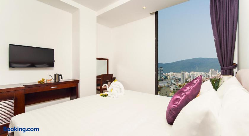 booking-1070875012-528065296-454976 Golden Sun Apartment by New Sky Travel