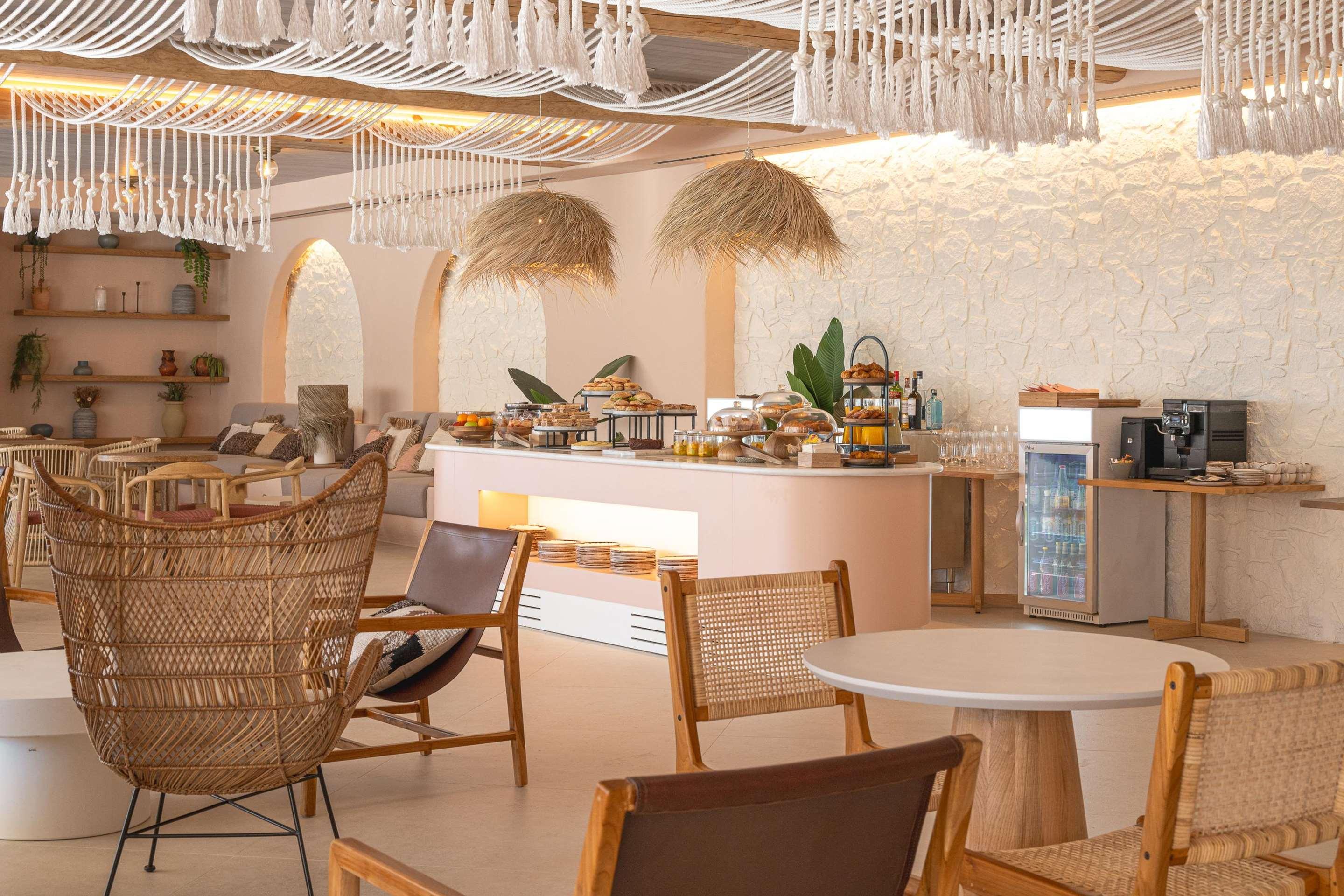 ice-1070823493-2b2cfb-445912 Daia Slow Beach Hotel Conil