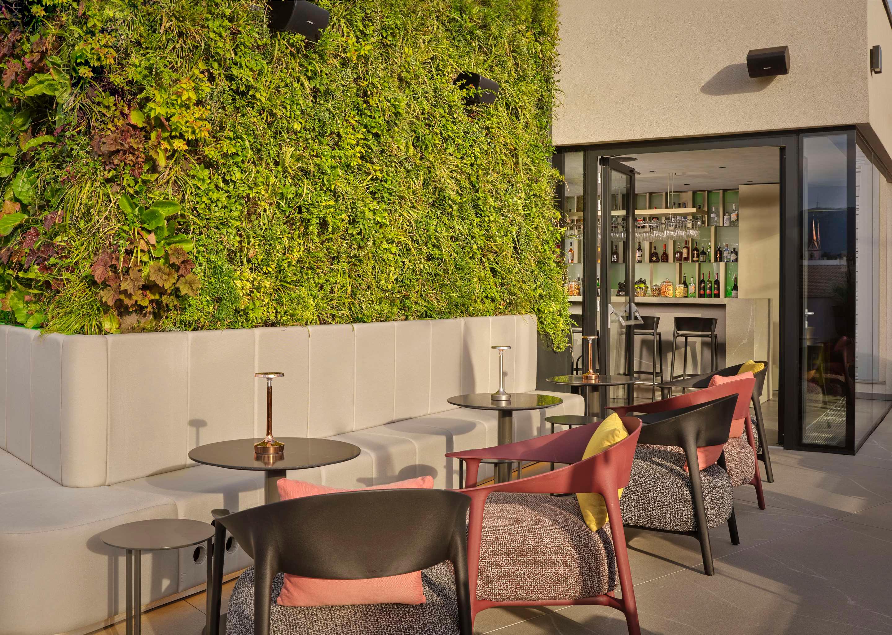 ice-10299400-118218302-453967 art'otel Zagreb