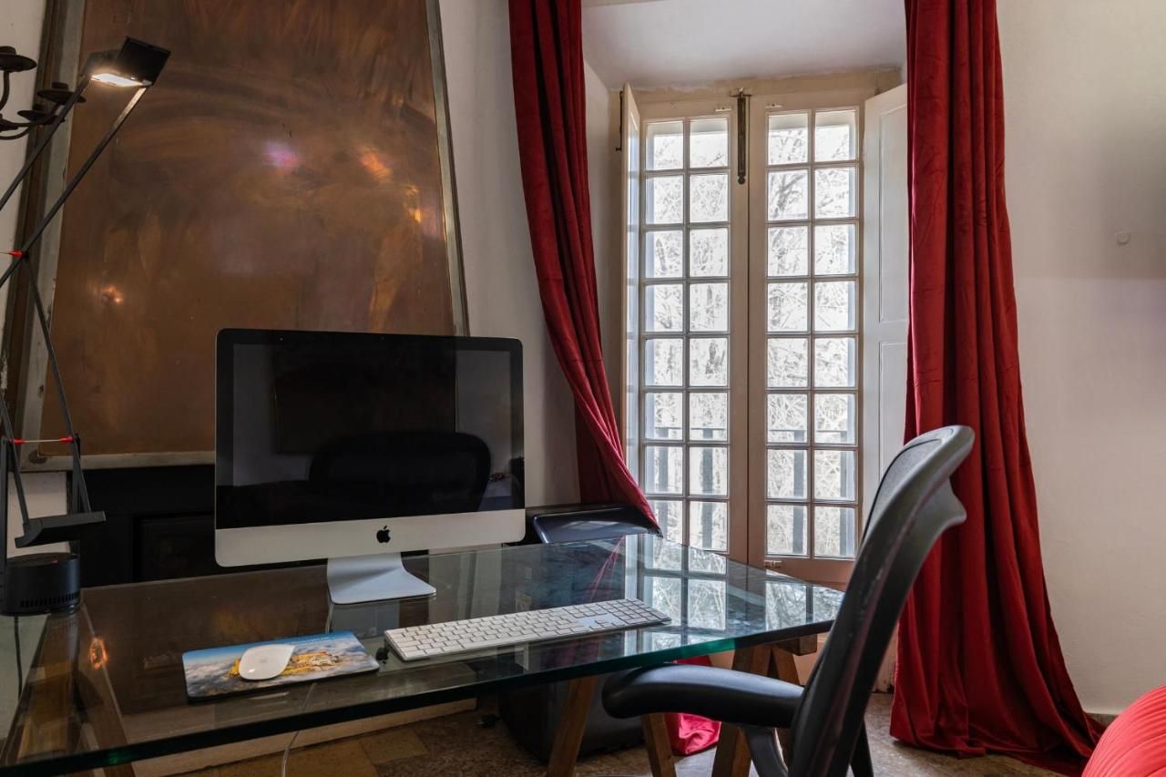 Sintra WOW - Unique double Smart Room in 17th century Palace! Hot tub, Snooker, BBQ, PS5, Sauna, Gym