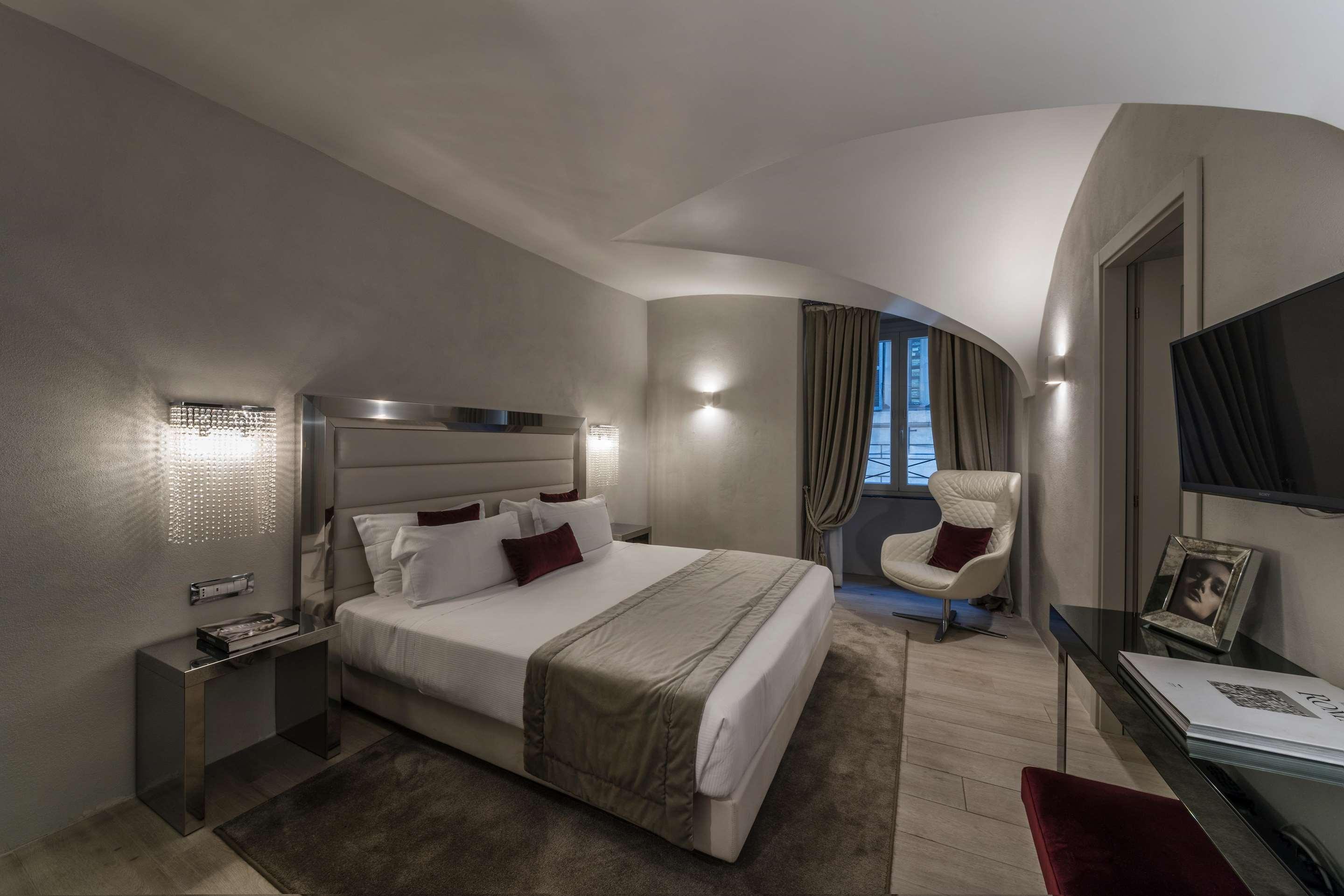 ice-143369-72108833_3XL-299762 Terrace Pantheon Relais