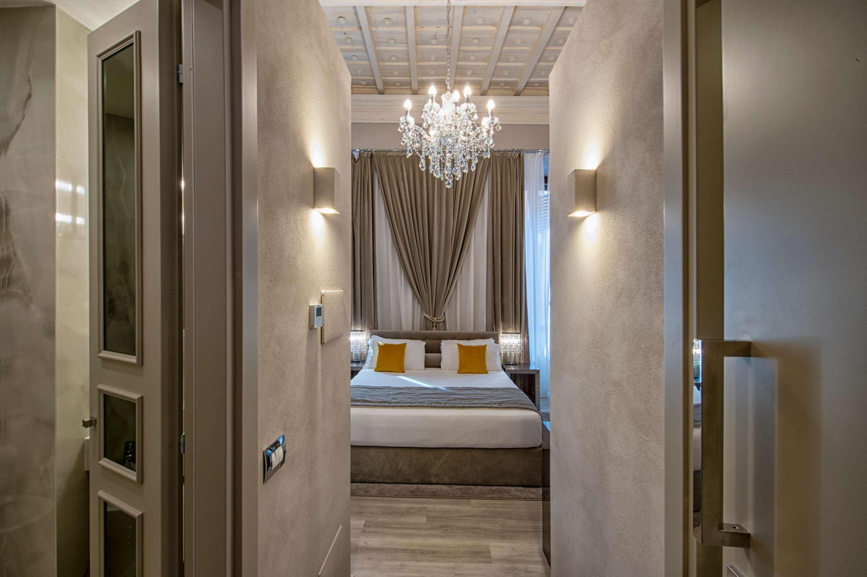 ice-143369-72108909_3XL-948225 Terrace Pantheon Relais