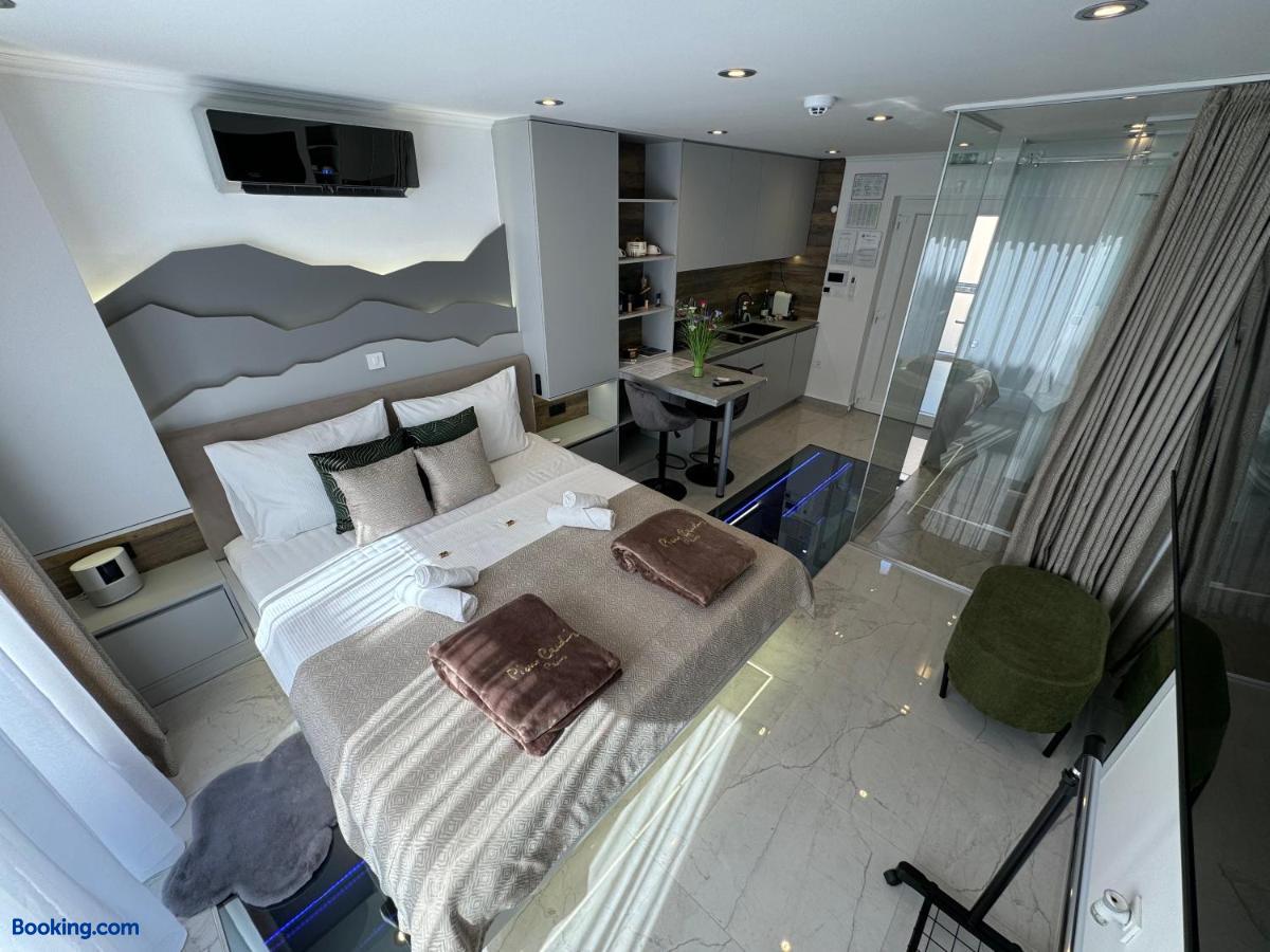booking-1071692908-592641492-125363 La Luna Petite Suite Deluxe with Free Jacuzzi, Bikes & Covered Parking