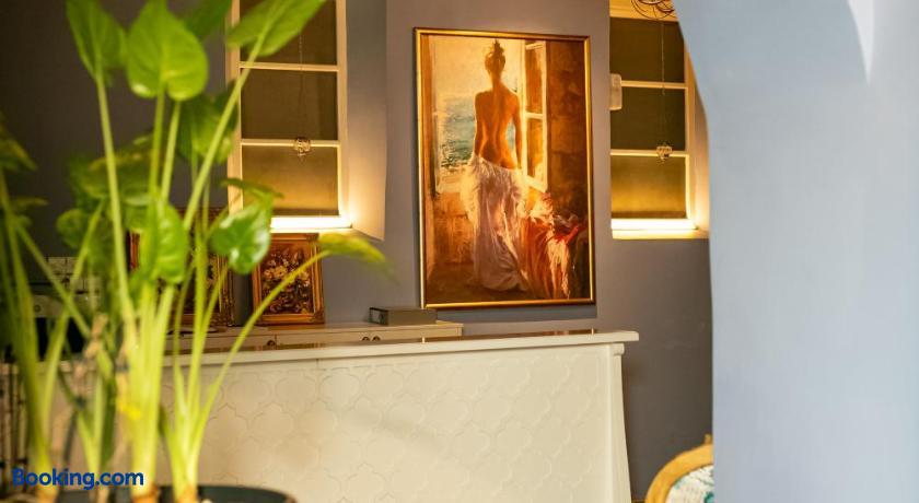 booking-9143528-401130220-315118 Madama Residence