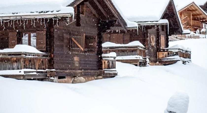Les Chalets de la Serraz